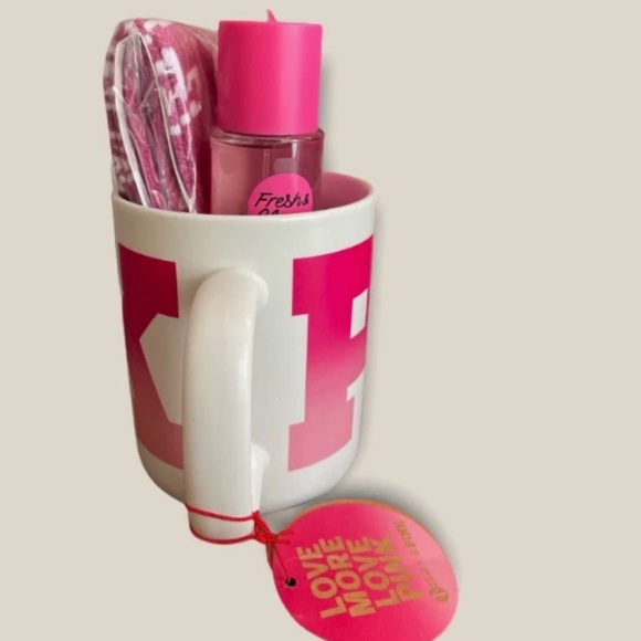 Victoria’s Secret PINK Logo Mug with Beauty Products Gift Set NEW - Picture 3 of 4
